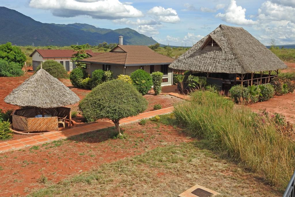 Voi Lutheran Guesthouse Exterior photo